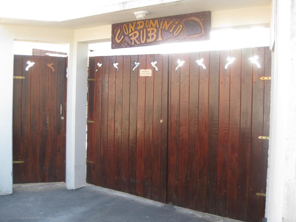 Ruby Hospedagem Cabo Frio Extérieur photo
